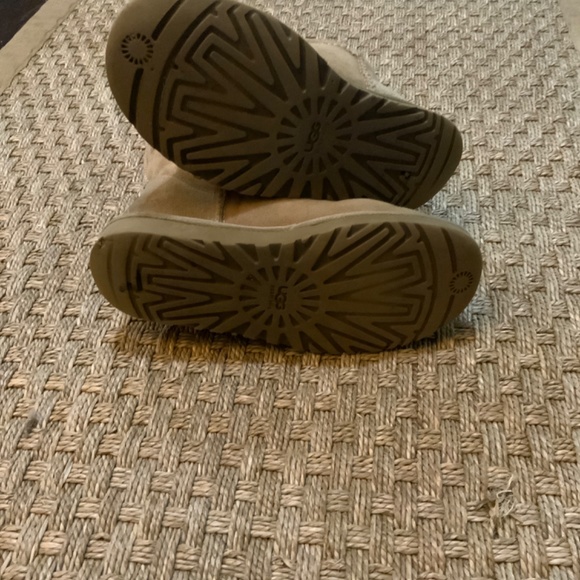 UGG Australia Brown Boots S/N 5815 Leather Genuine Sheepskin Classic Tall US 7 - Picture 3 of 3